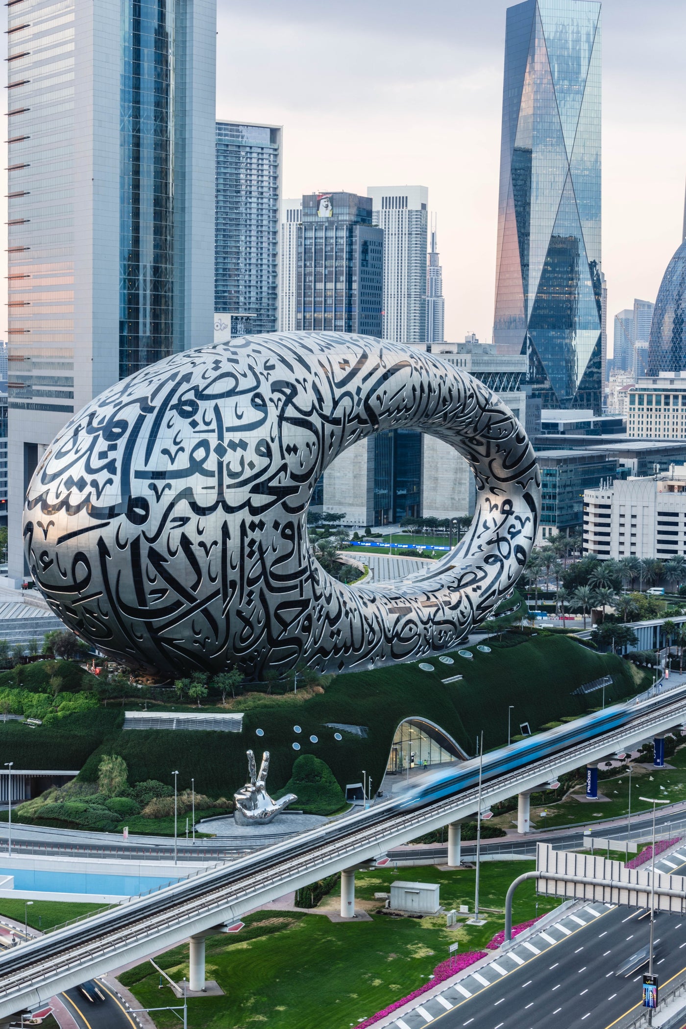 Dubai skyscrapers — photography by Anna Shehtova (4/18)
