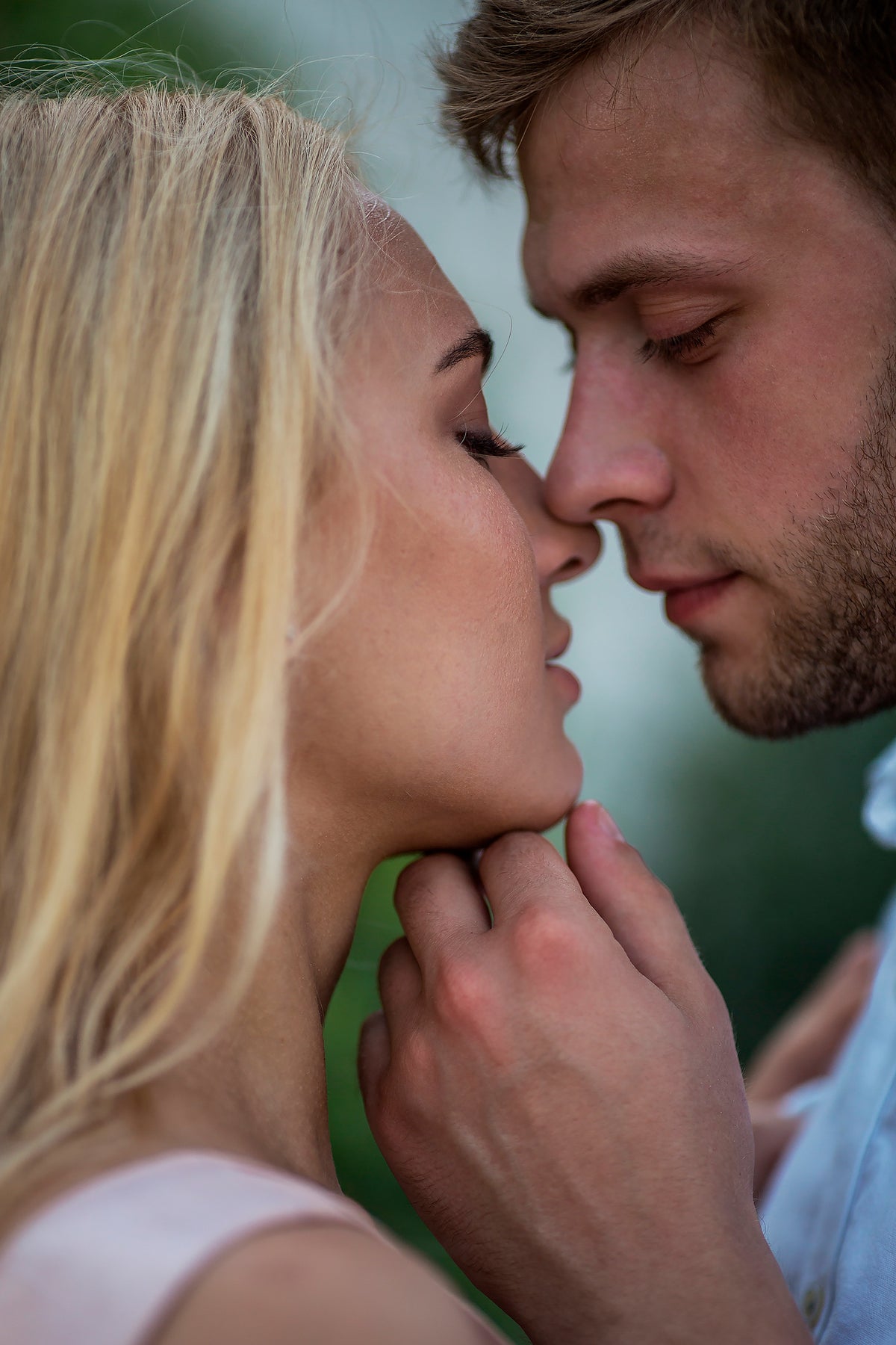 Love is in the Air — photography by Anna Shehtova (12/26)
