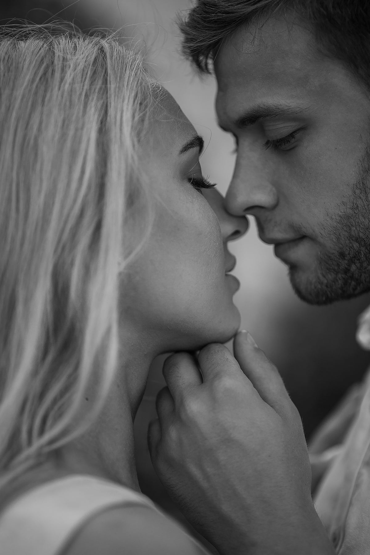 Love is in the Air — photography by Anna Shehtova (11/26)