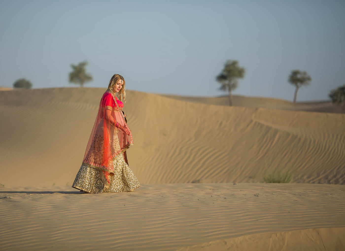 Sunrise desert maternity session — photography by Anna Shehtova (4/15)