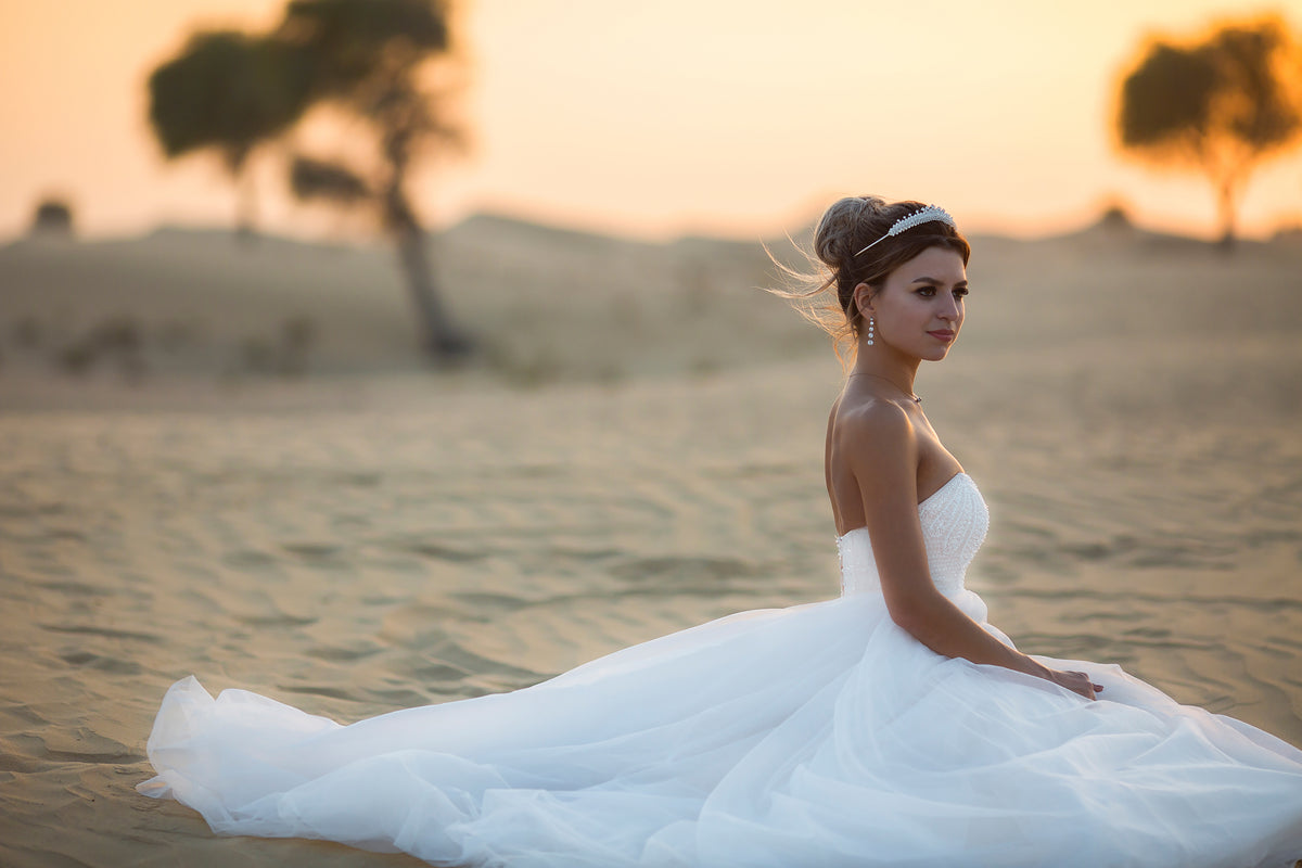 Newly-wed's dance in the desert — photography by Anna Shehtova (6/16)