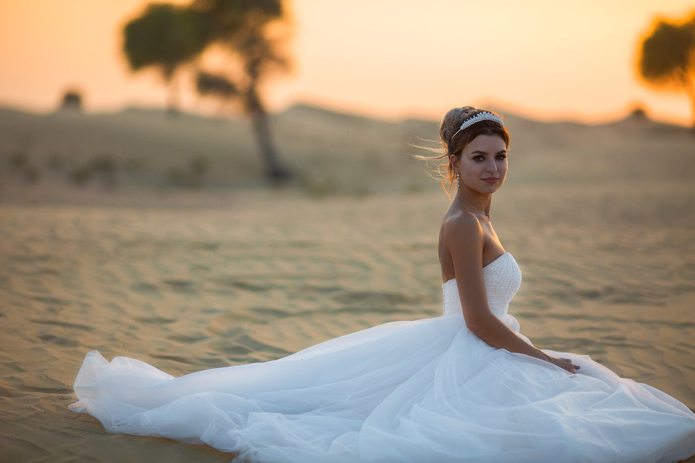 Newly-wed's dance in the desert — photography by Anna Shehtova (15/16)
