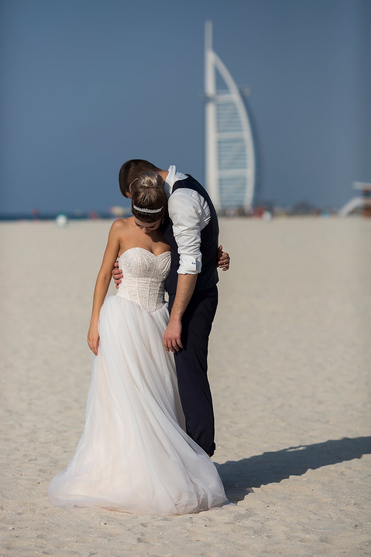 Newly-wed's dance in the desert — photography by Anna Shehtova (4/16)