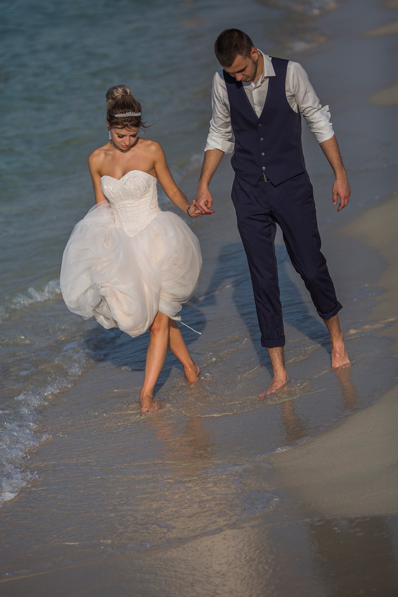 Newly-wed's dance in the desert — photography by Anna Shehtova (9/16)